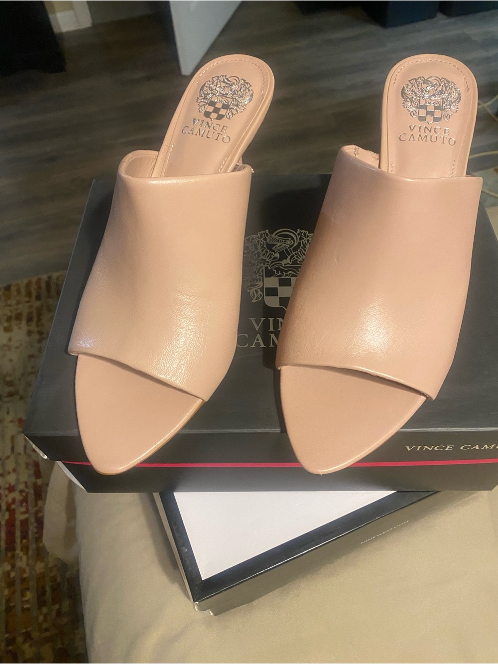 Vince Camuto Pale Peony Leather Open-Toe Slide Mules Brand New in Box